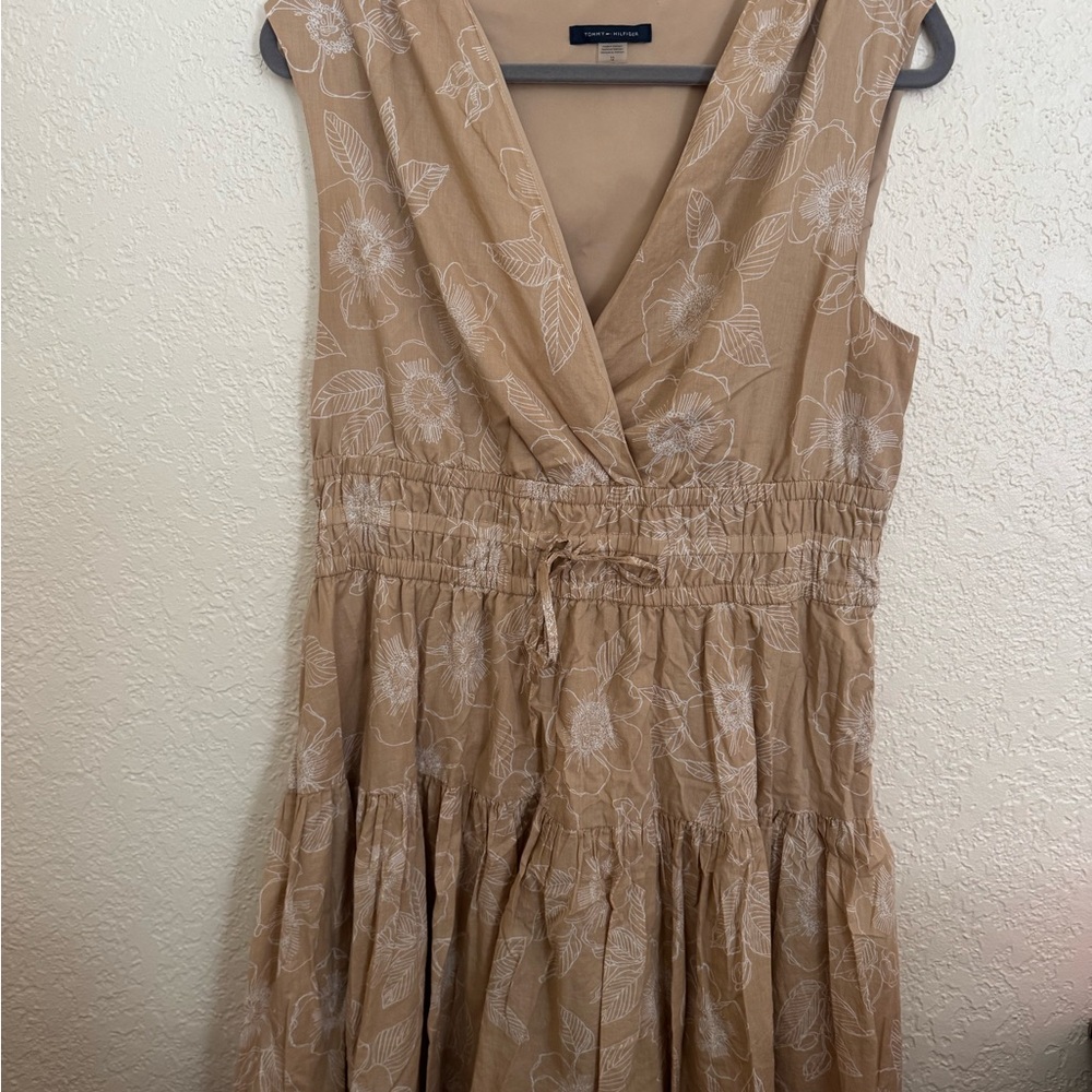 Tommy Hilfiger Beige Floral V-Neck Tiered Midi Dress